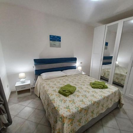 Apartament Casa Sibilla Bi-Locale Con Terrazza A 60 Metri Dal Mare Marinella  Zewnętrze zdjęcie